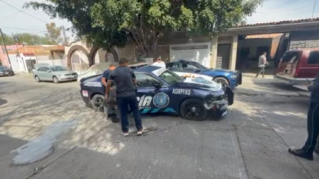 Robo de Patrulla: Hombre Choca Contra Varios Vehículos en Aguascalientes