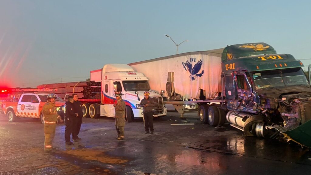 ¡Caos vial en el bulevar Miguel de la Madrid de Guadalupe! Accidente cierra tres carriles