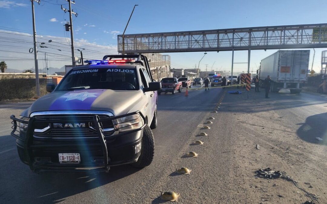 Accidente fatal: mujer muere tras ser arrollada en la carretera Torreón-Matamoros por un puente peatonal obstruido