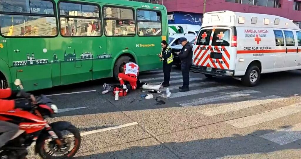 Accidente de Tráfico: Madre e Hija Embestidas por Camión de la Ruta 175A en Guadalajara