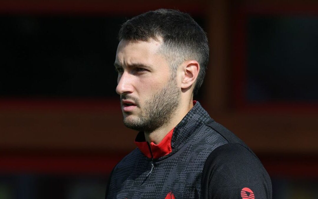 Santiago Gimenez: Alta médica pero Entrenamiento Separado, ¿Qué Sucede con su Lesión?