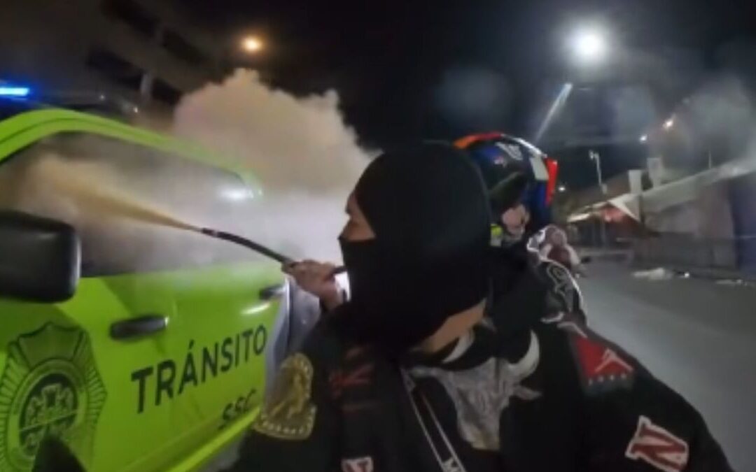 Motociclistas atacan a policía con extintor en Morelos: Oficial sufre quemaduras en los ojos