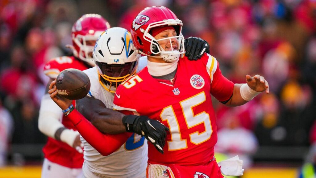 Los Chiefs Eliminados: Sin Oportunidades de Playoffs por Primera vez en 11 Años, Patrick Mahomes Sale Lesionado