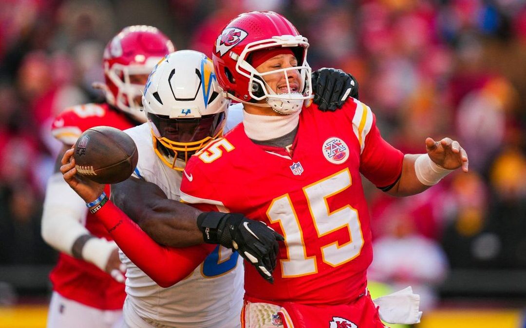 Los Chiefs Eliminados: Sin Oportunidades de Playoffs por Primera vez en 11 Años, Patrick Mahomes Sale Lesionado