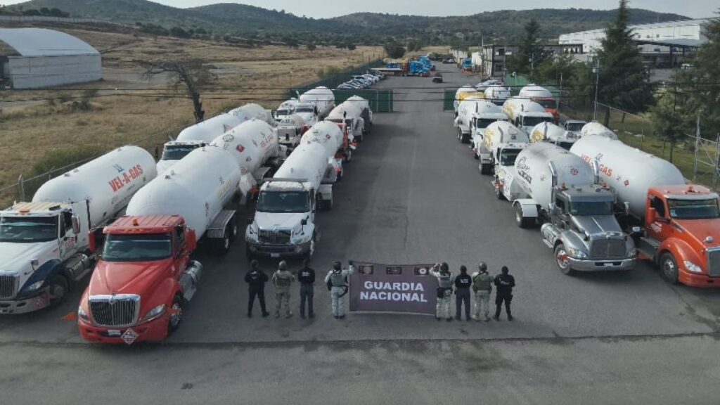 Desmantelan red de huachigas en Tepeaca: 30 pipas aseguradas vinculadas a hallazgo de cuerpos en Nopalucan