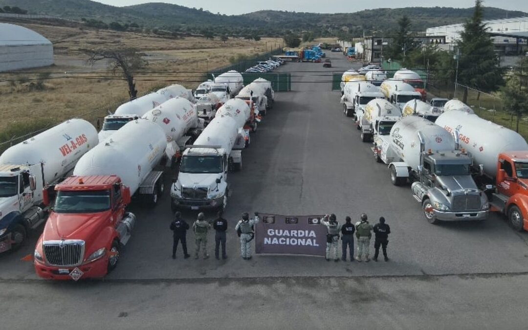 Desmantelan red de huachigas en Tepeaca: 30 pipas aseguradas vinculadas a hallazgo de cuerpos en Nopalucan