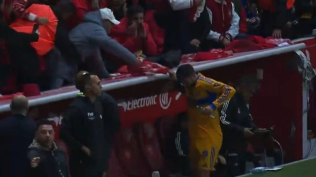 ¡Impactante! André-Pierre Gignac Es Agredido por Aficionado del Toluca en la Final del Apertura 2025