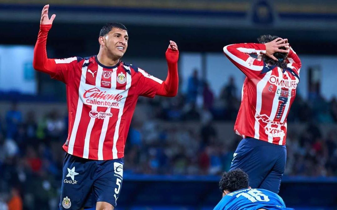 Chivas Reconoce a Toluca por su Título, pero Aficionados No Perdonan