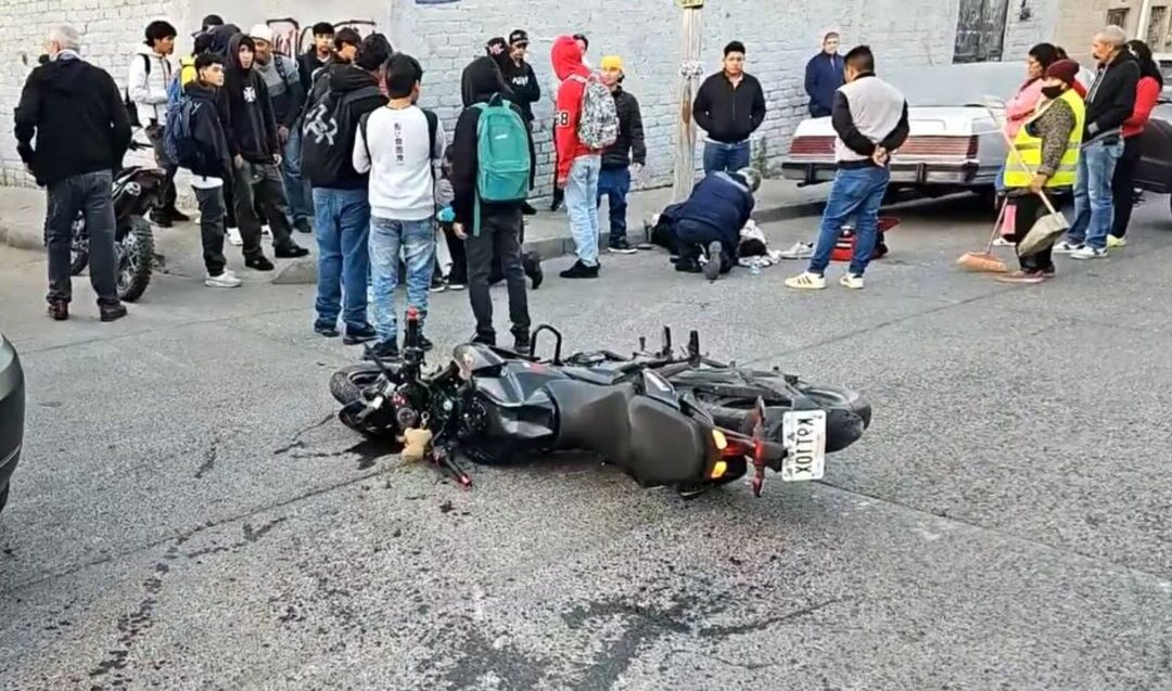 Accidente en Tlaquepaque: Tres alumnos del Conalep lesionados tras chocar en motocicleta
