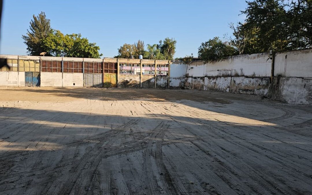 Padres de familia de Zapopan denuncian demolición de escuela por despojo inmobiliario en Secundaria Técnica 13