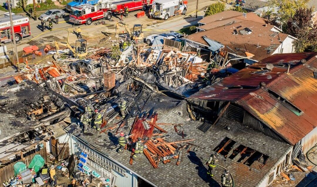 Explosión de Casa en Sacramento: Capturan el Momento Impactante de una Fuga de Gas