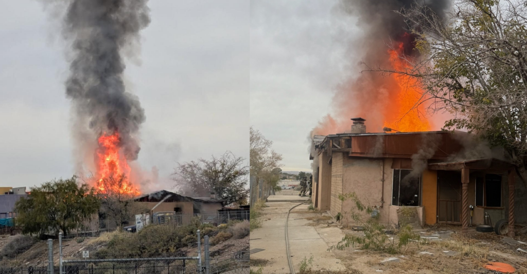 Incendio en vivienda desocupada en Las Cruces: Bomberos controlan la situación