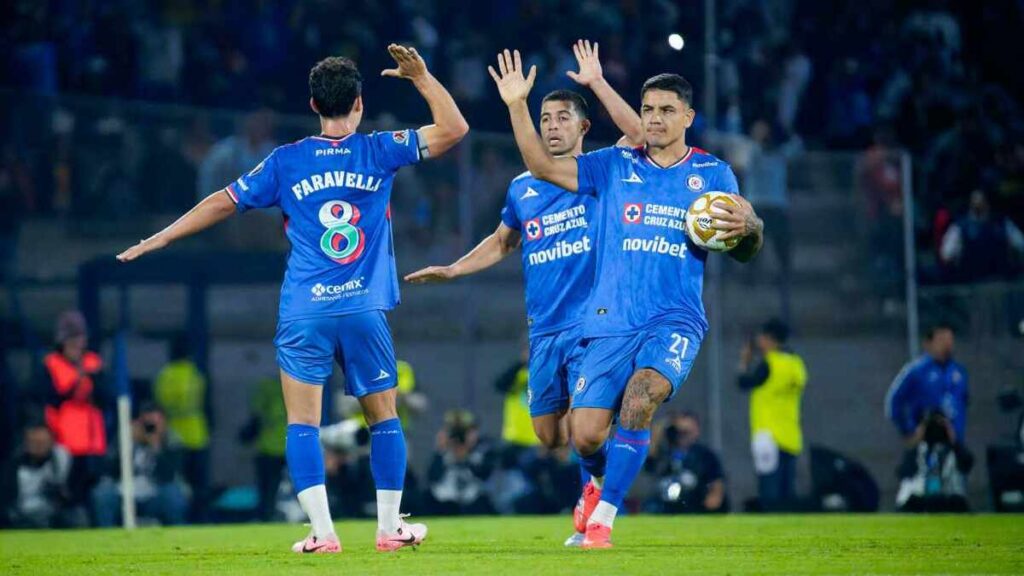 ¿Es el Delantero Sudamericano la Clave para el Refuerzo de Cruz Azul?