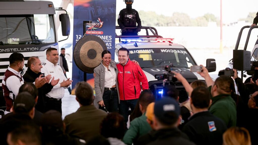 Esteban y Betzabé Refuerzan la Seguridad y Servicios Públicos en Gómez Palacio con Nuevos Camiones y Patrullas