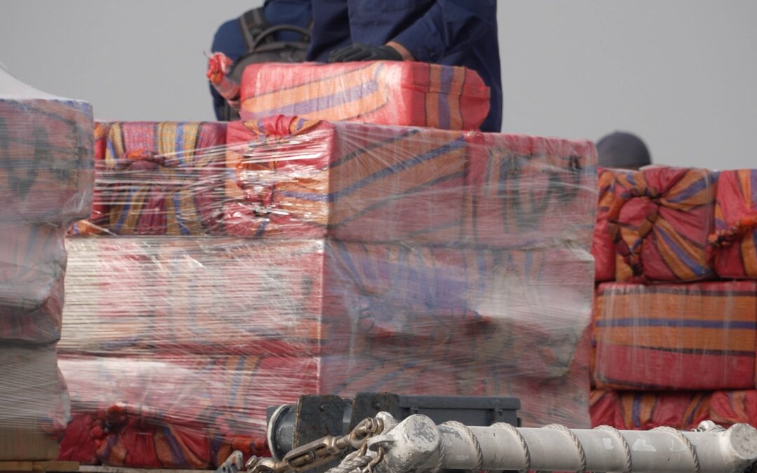Incautación de Cocaína: Más de 27,000 Libras Confiscadas en el Pacífico