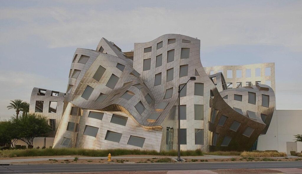 Frank Gehry, el arquitecto del icónico edificio ondulado en Las Vegas, fallece a los 96 años