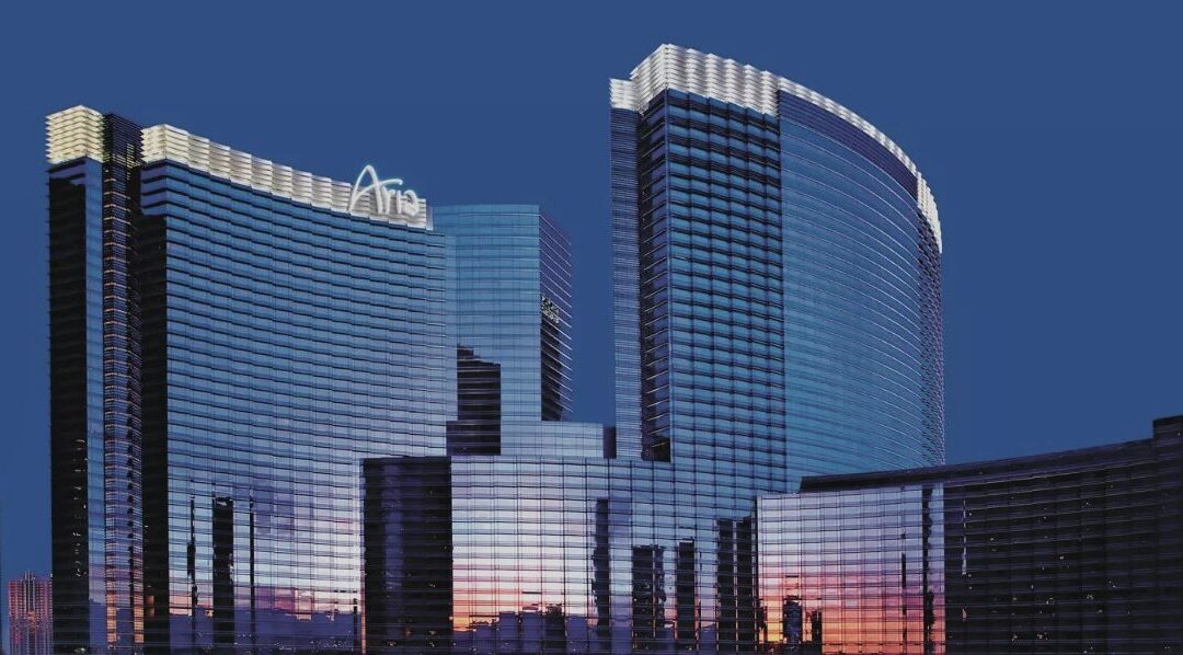 Incendio en estacionamiento del Strip de Las Vegas: Tres vehículos afectados y sin heridos