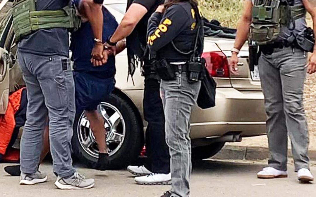 Gobierno de EE.UU. Ofrece $3,000 a Inmigrantes Indocumentados para Salida Voluntaria