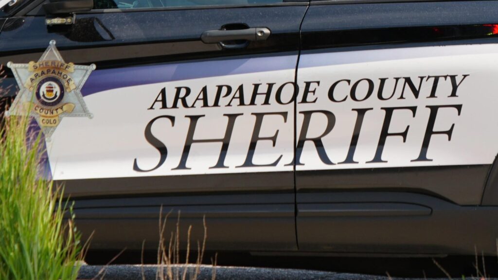 Robo en Arapahoe: Sustraen Más de $120,000 en Camionetas y Herramientas de la Feria