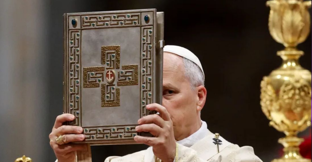 León XIV llama a la paz y compasión por los refugiados en Gaza durante su mensaje de Navidad