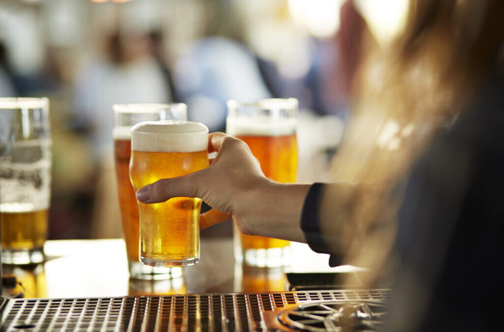 Arvada Inaugura su Zona de Consumo Común: ¡Únete al Brindis Comunitario en Olde Town!