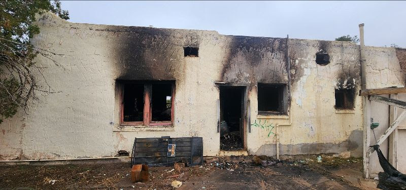 Incendio en Las Cruces: Bomberos Controlan Fuego en Casa Abandonada sin Lesionados