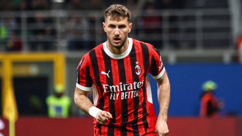 Santiago Giménez: Nueva dinámica de competencia en el ataque del AC Milan con la llegada de un goleador alemán