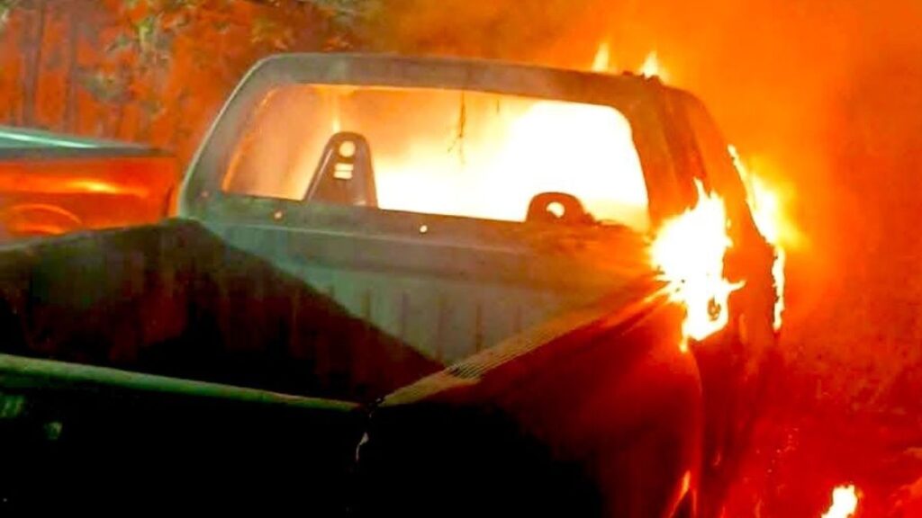 Incendio en Palmar de Bravo: Ataque a la Propiedad del Exalcalde Adán Silva Valeriano