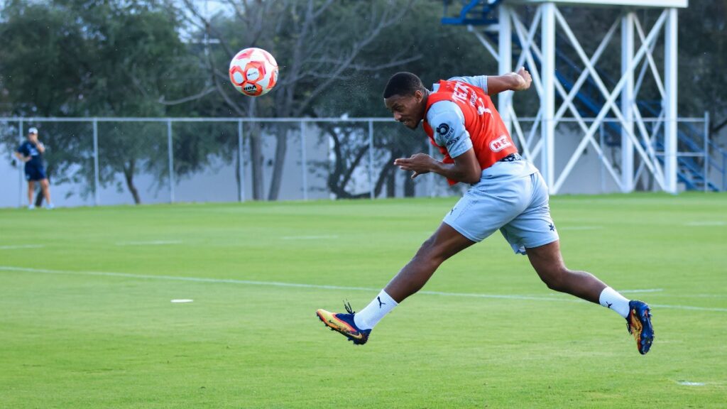 Anthony Martial no participa en el entrenamiento con Rayados: descubre por qué