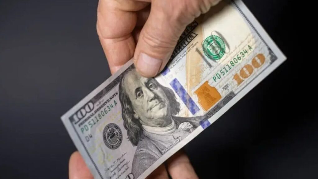 Dólar Hoy: El Peso Inicia el Año con Depreciación en el Tipo de Cambio en México