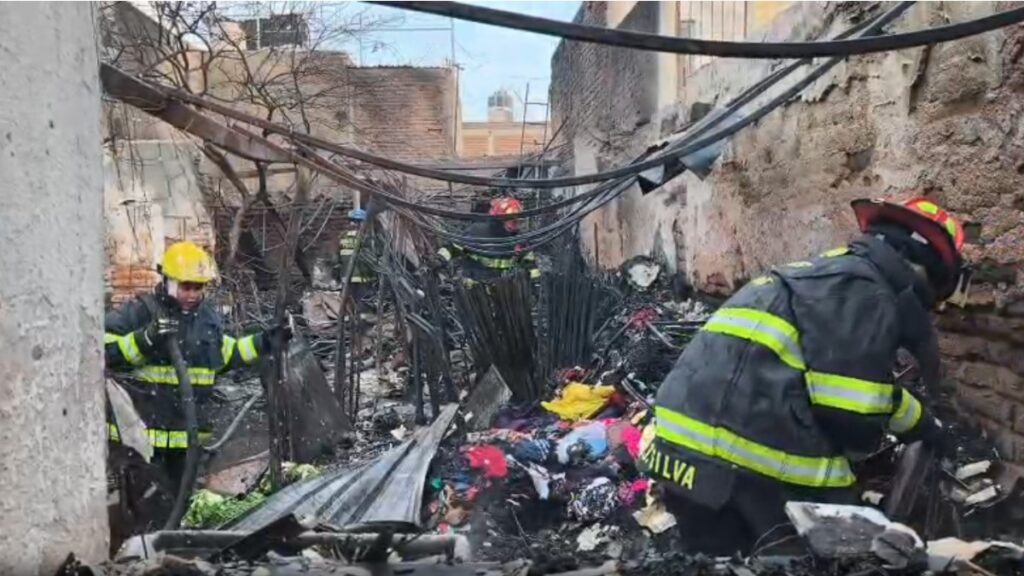 Incendio Devastador Arrasa una Casa en Tonalá y Cobra la Vida de Tres Perritos