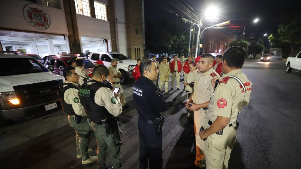 Bomberos de Guadalajara y Zapopan Apagan 45 Fuegos en la Celebración de Año Nuevo