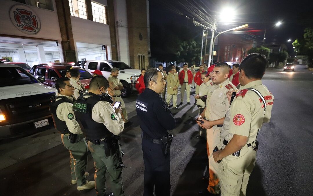 Bomberos de Guadalajara y Zapopan Apagan 45 Fuegos en la Celebración de Año Nuevo