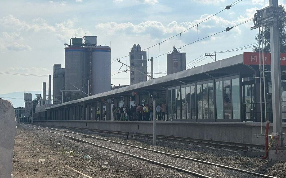 Aumento de Tarifa en la Línea 4 del Tren Ligero de Sacramento: Usuarios Exigen Mejoras ante Obras Inconclusas e Inseguridad