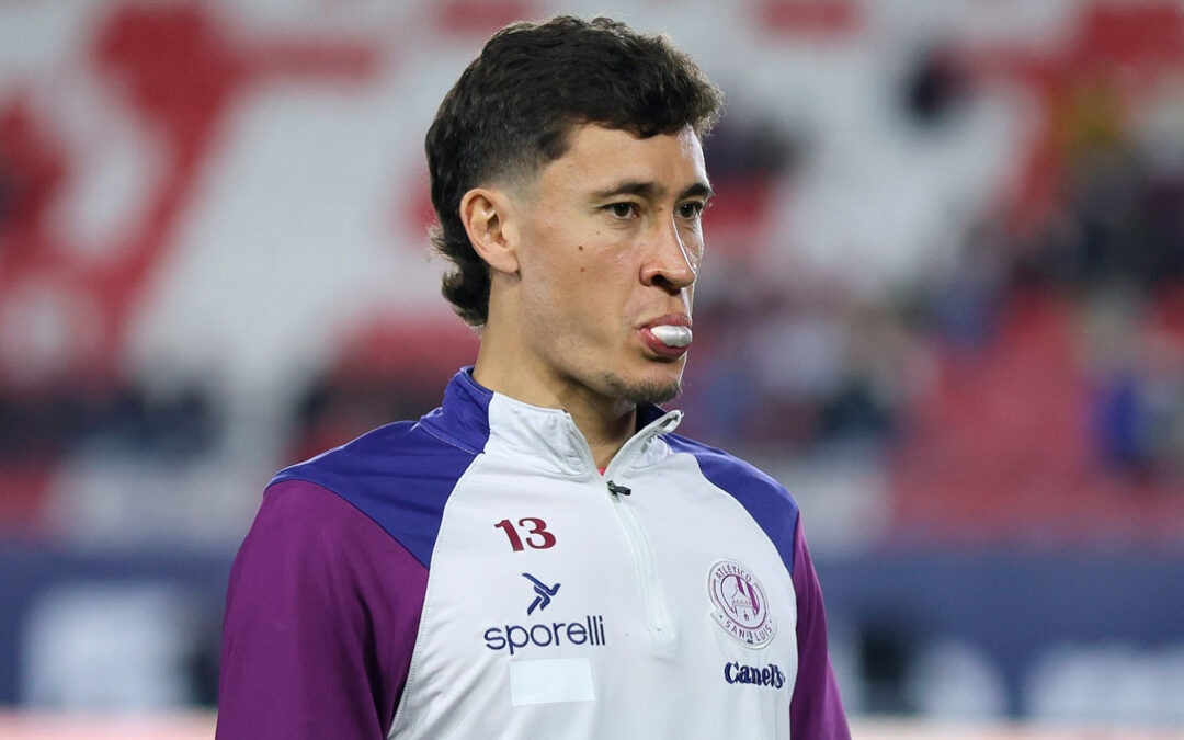 Fervor en Sacramento: Aficionados del América Celebran la Posible Llegada de Dourado