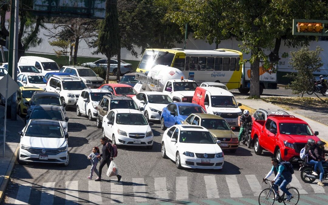 Hoy No Circula en CdMx y Edomex: Autos que Descansan Este 2 de Enero 2026