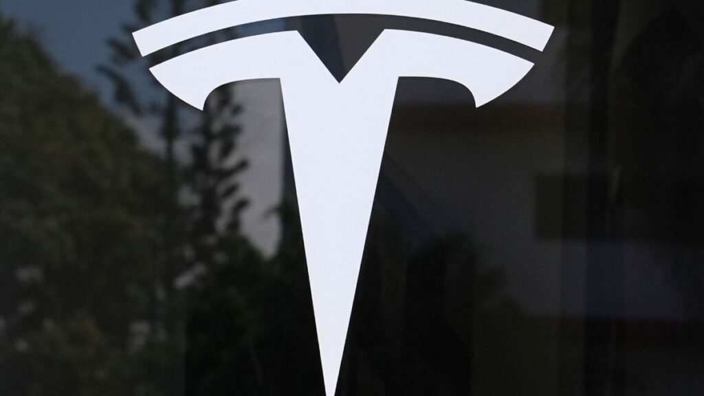 Tesla Pierde su Trono Global en el Mercado de Vehículos Eléctricos Tras Caída en Ventas 2025