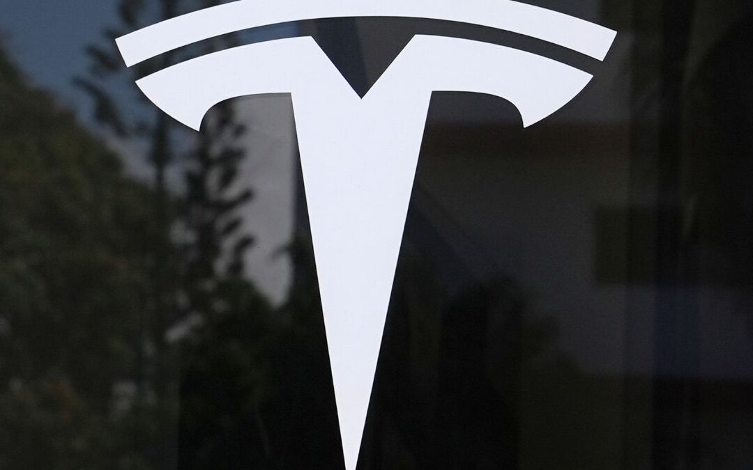 Tesla Pierde su Trono Global en el Mercado de Vehículos Eléctricos Tras Caída en Ventas 2025