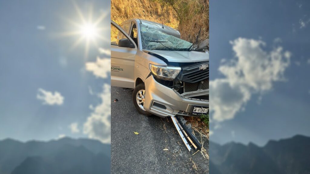 Accidente de tráfico en Colima: Tráiler causa lesiones en puente de Beltrán
