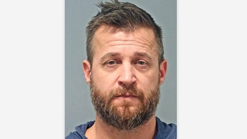 Detención de Exestrella de Reality Show por Abuso de Menores y Animales en Sacramento