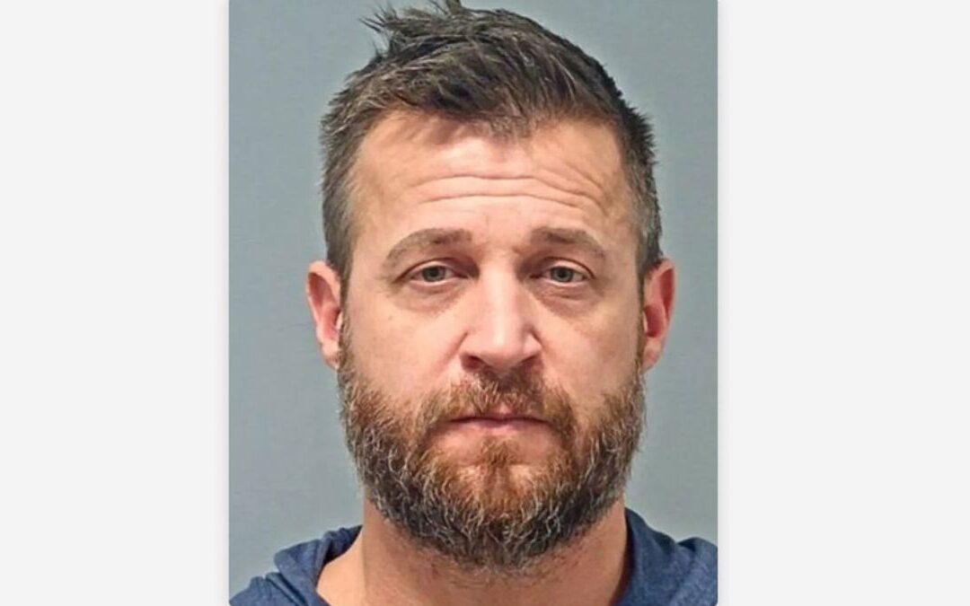 Detención de Exestrella de Reality Show por Abuso de Menores y Animales en Sacramento