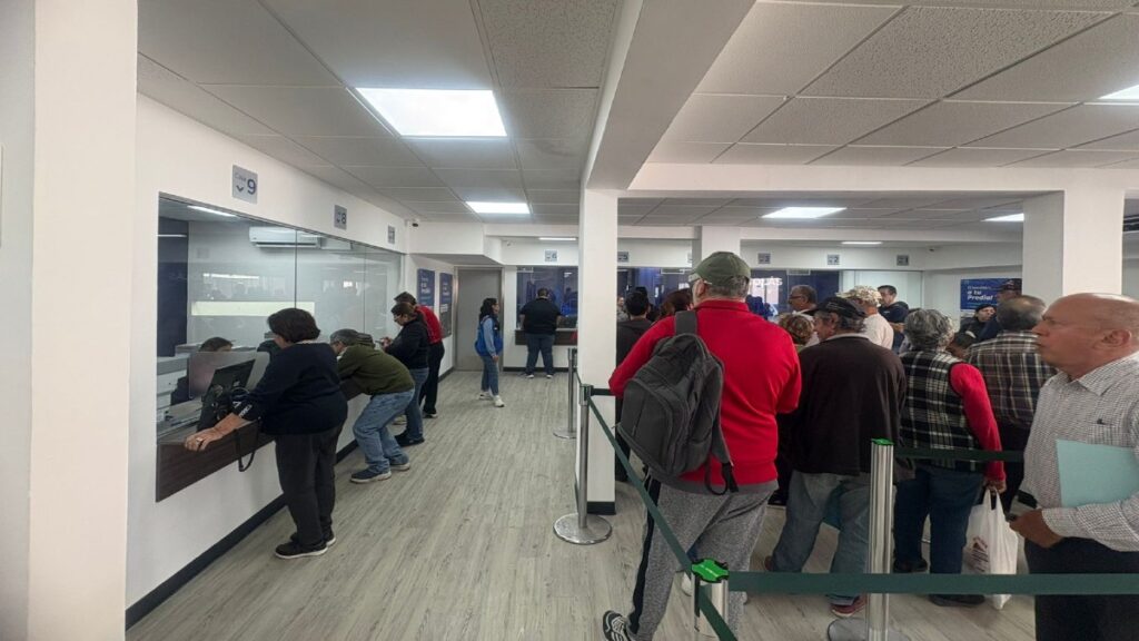 Predial San Nicolás: Filas Largas Persisten en el Segundo Día de Pagos de 2026