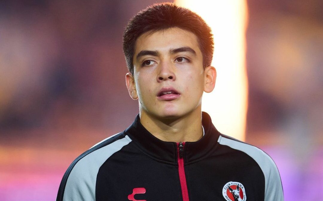 Gilberto Mora: La Promesa del Fútbol Mexicano que Loco Abreu Destaca en Uruguay