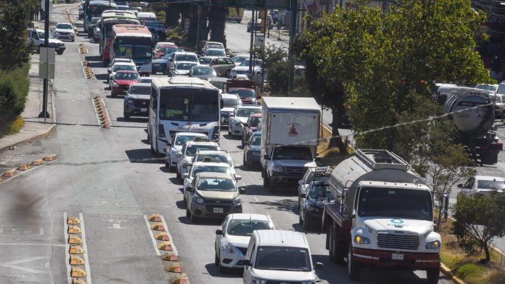Hoy No Circula en CdMx y Edomex: Descubre qué Autos Tienen Descanso