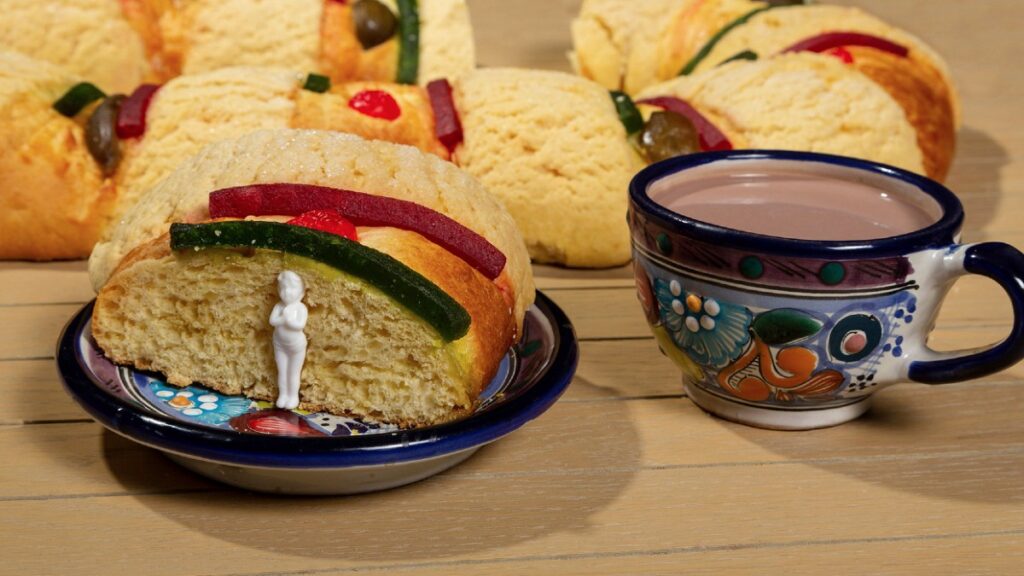 ¿Qué significa el Niño en la rosca? Descubre esta tradición y su relación con los tamales