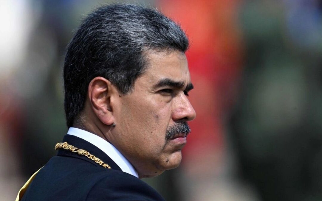 Donald Trump Muestra Imagen de Nicolás Maduro Tras su Detención y el Ataque de Estados Unidos a Venezuela