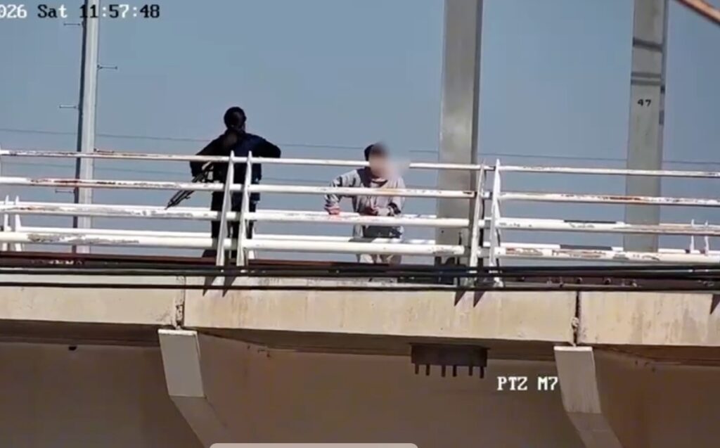 Rescate heroico en Tlaquepaque: policías salvan a mujer en la Central Nueva