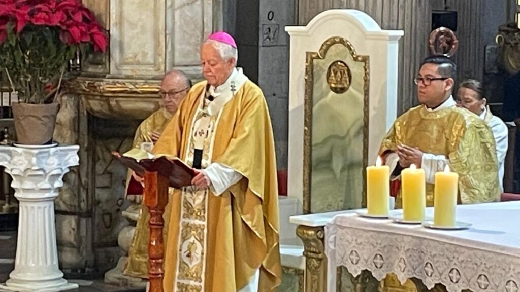 Paz en el Día de Reyes: El Arzobispo de Puebla Ora por Víctimas del Descarrilamiento