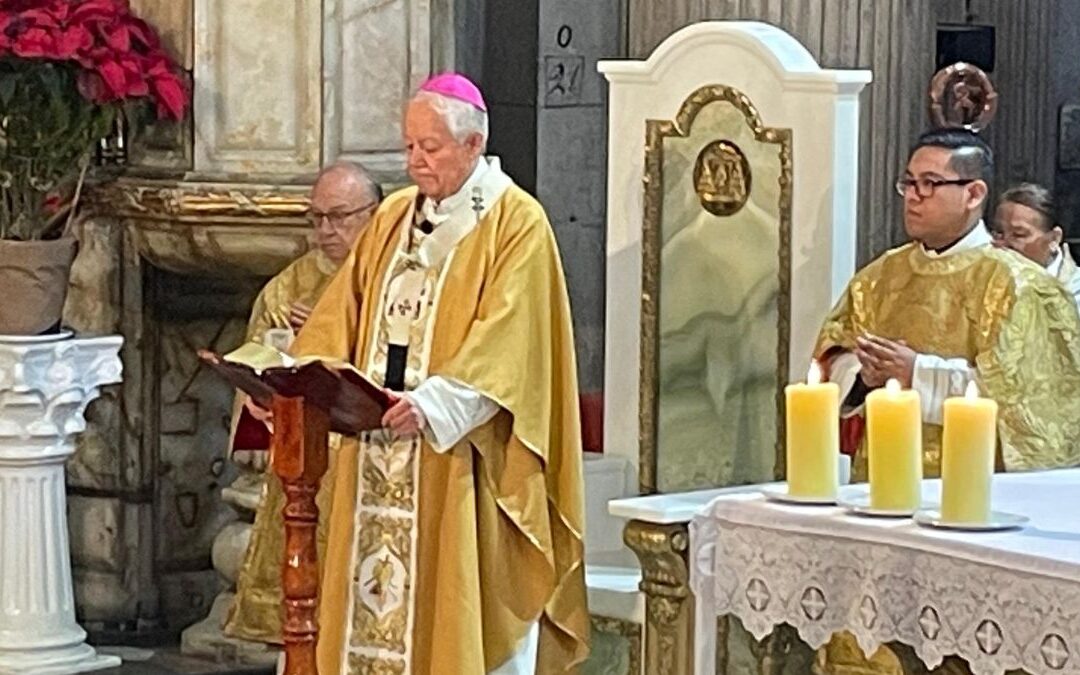 Paz en el Día de Reyes: El Arzobispo de Puebla Ora por Víctimas del Descarrilamiento