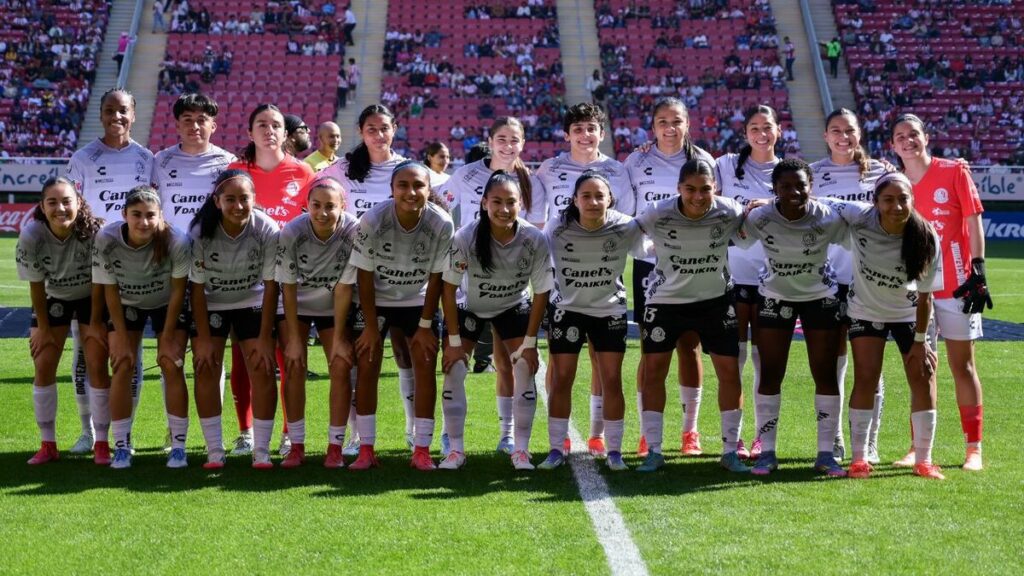 San Luis Femenil Inaugura la Liga MX Femenil con Uniforme Genérico